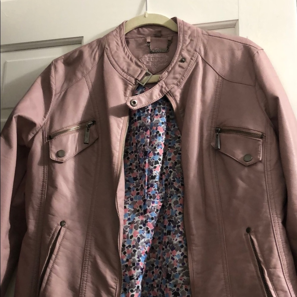 leather jacket - Picture 2 of 4